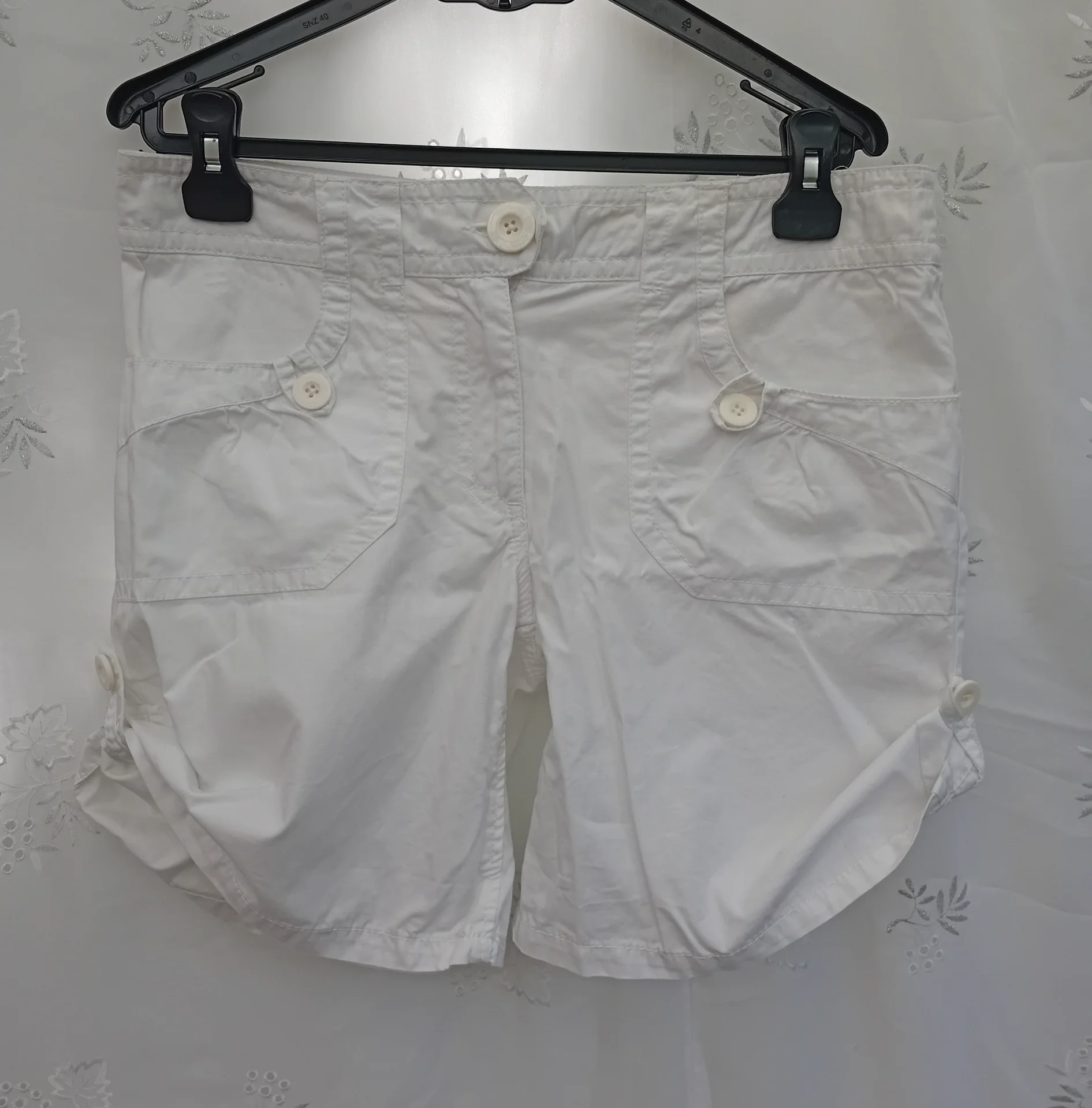 БЕЛИ ПЛАТНЕНИ ПАМУЧНИ БЕРМУДИ H&M - 1